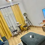 Modern 2br Steps From The Sea Apartamento Limassol