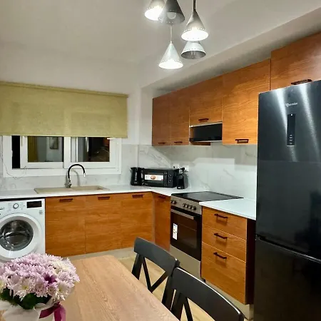 Modern 2br Steps From The Sea * Limasol
