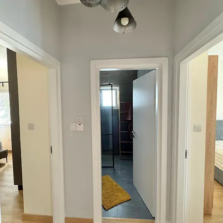 Modern 2br Steps From The Sea Apartamento Limassol