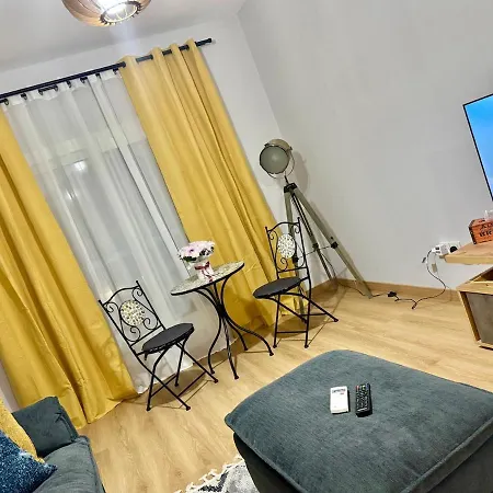 Modern 2br Steps From The Sea Daire Limasol