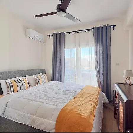Modern 2br Steps From The Sea Limasol