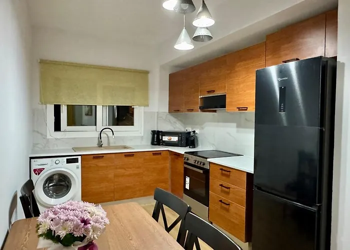 Modern 2br Steps From The Sea * Limassol