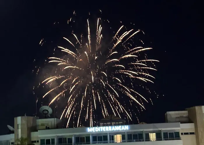 Modern 2br Steps From The Sea Lägenhet Limassol