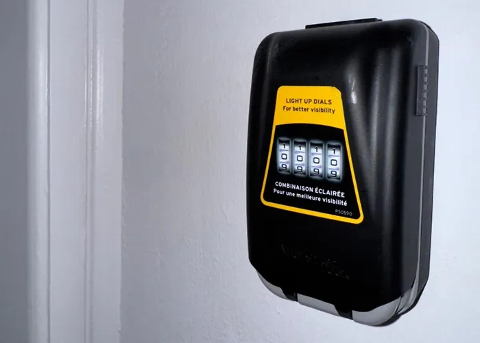 Modern 2br Steps From The Sea * Limassol