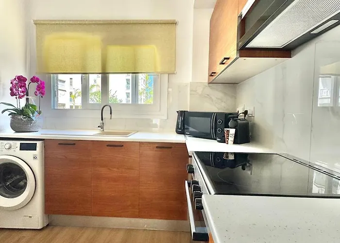 Lägenhet Modern 2br Steps From The Sea