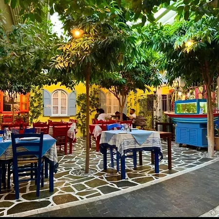 Modern 2br Steps From The Sea * 利马索尔