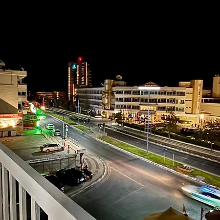 Modern 2br Steps From The Sea 公寓