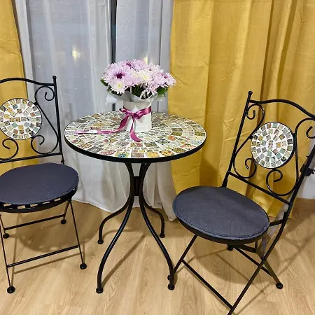 Modern 2br Steps From The Sea *