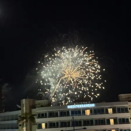 Modern 2br Steps From The Sea 利马索尔