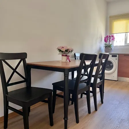 公寓 Modern 2br Steps From The Sea 利马索尔