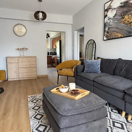 Modern 2br Steps From The Sea *