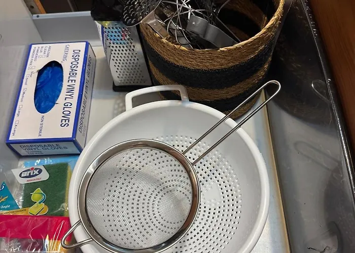 Modern 2br Steps From The Sea *