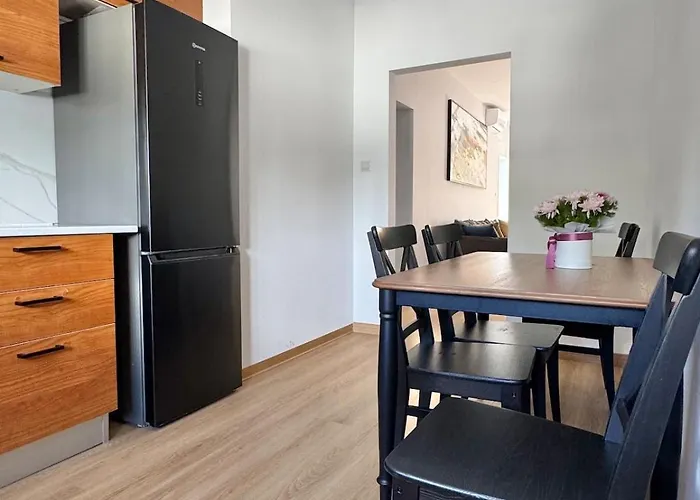 Modern 2br Steps From The Sea * リマソール