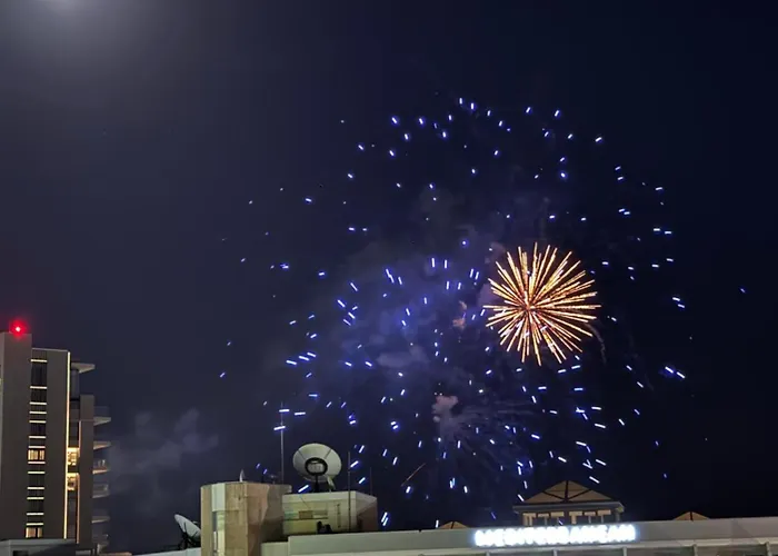 Modern 2br Steps From The Sea *